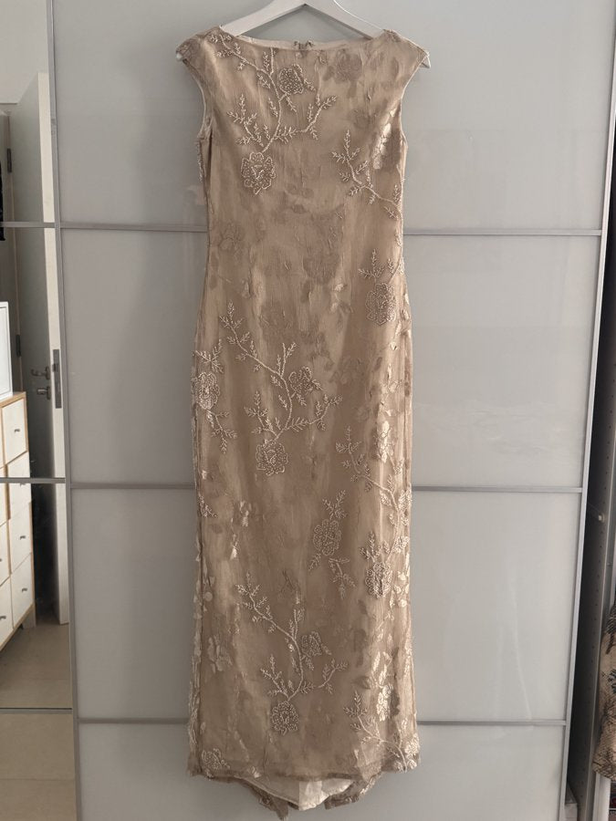 Preloved Champagne Embroidered Lace Evening Gown – Ladies