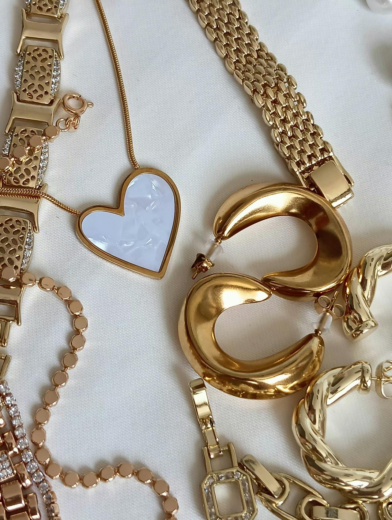 Ladies Jewelry & Accessories