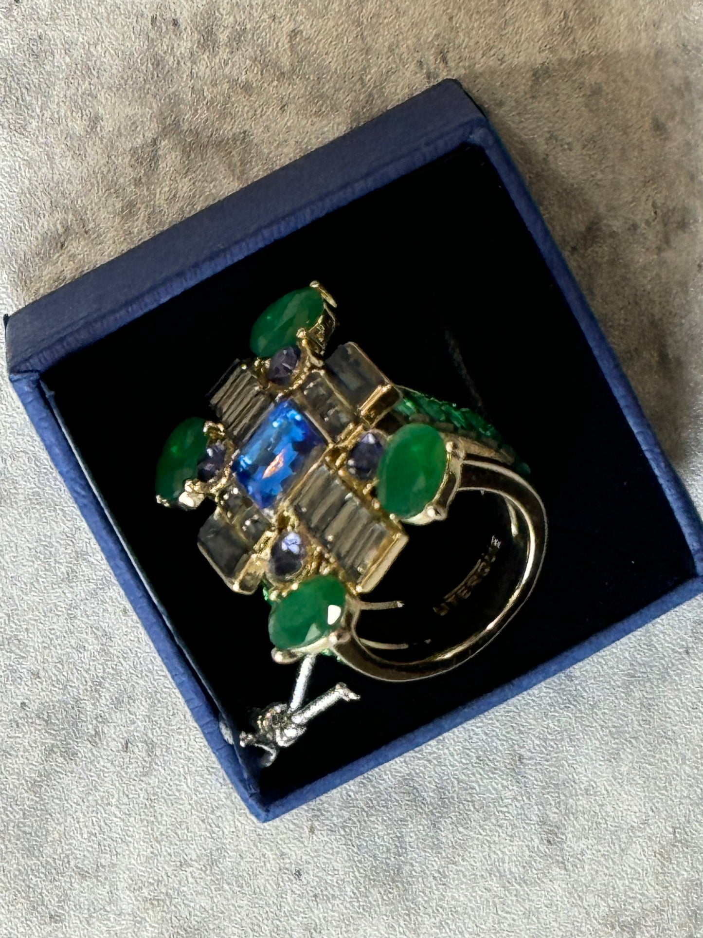Uterque ring