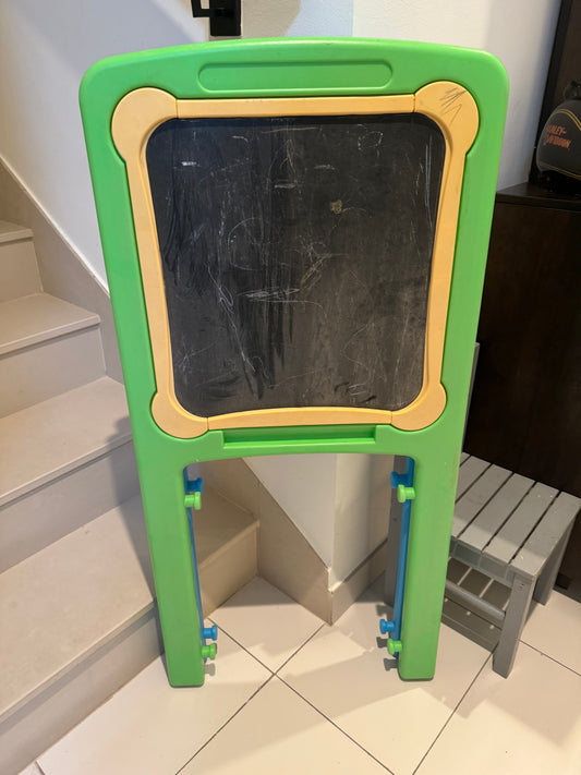 Writing / drawing chalk and magnet board