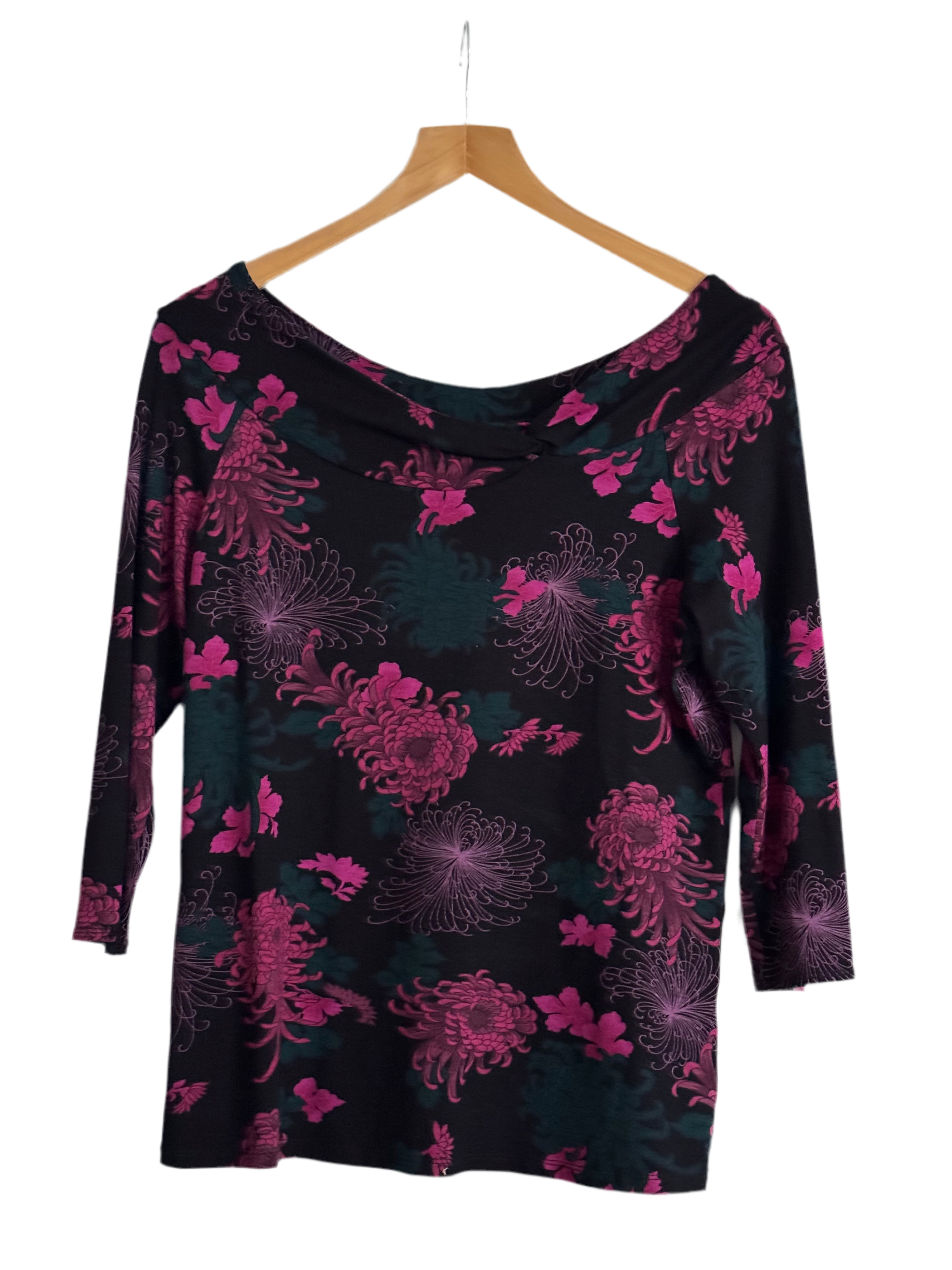 Ladies flowery top 