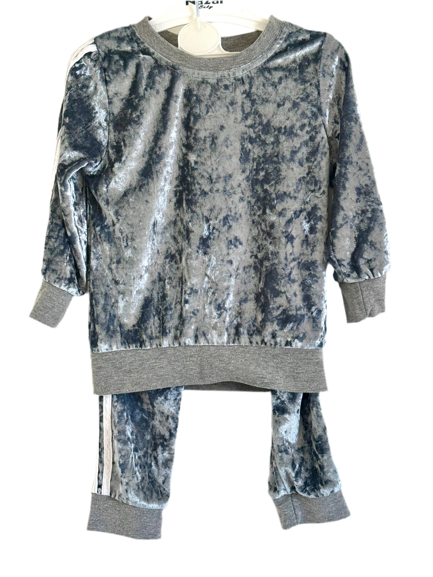 Sports costume for a girl 4-5 yo