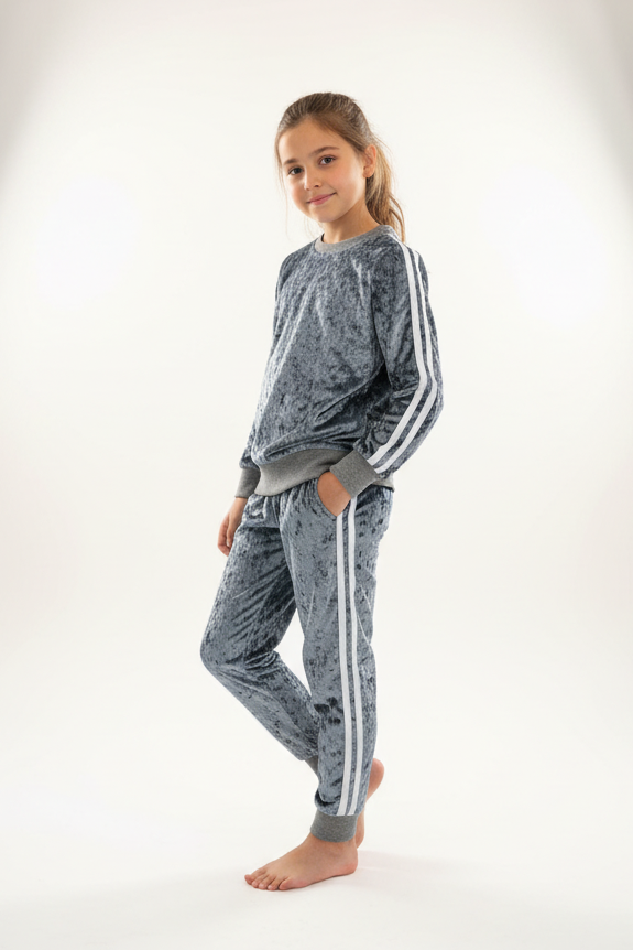 Preloved jogging costume for a girl  4-5 years