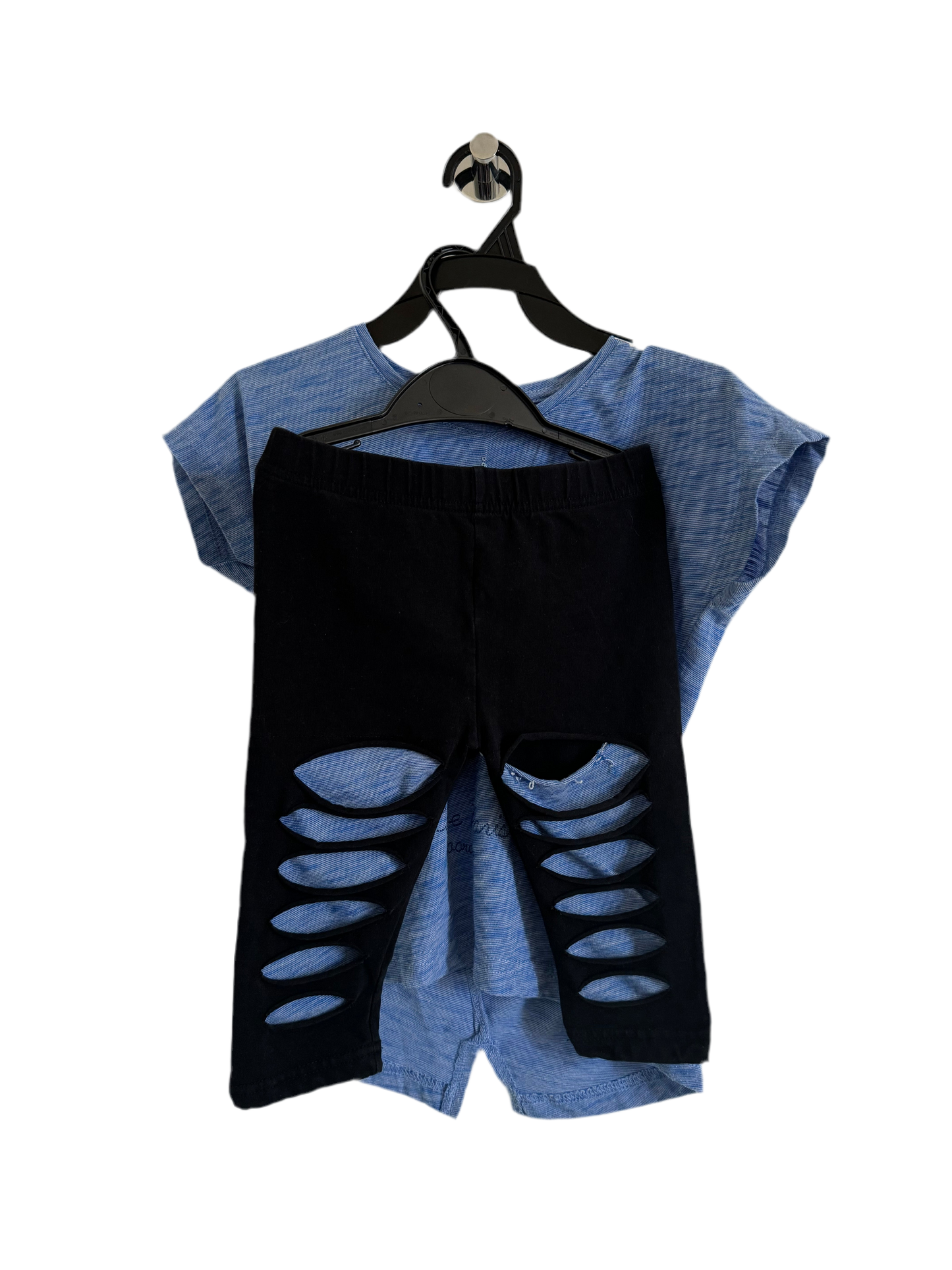 A set of a t-shirt and leggings for 6-7 year old girl