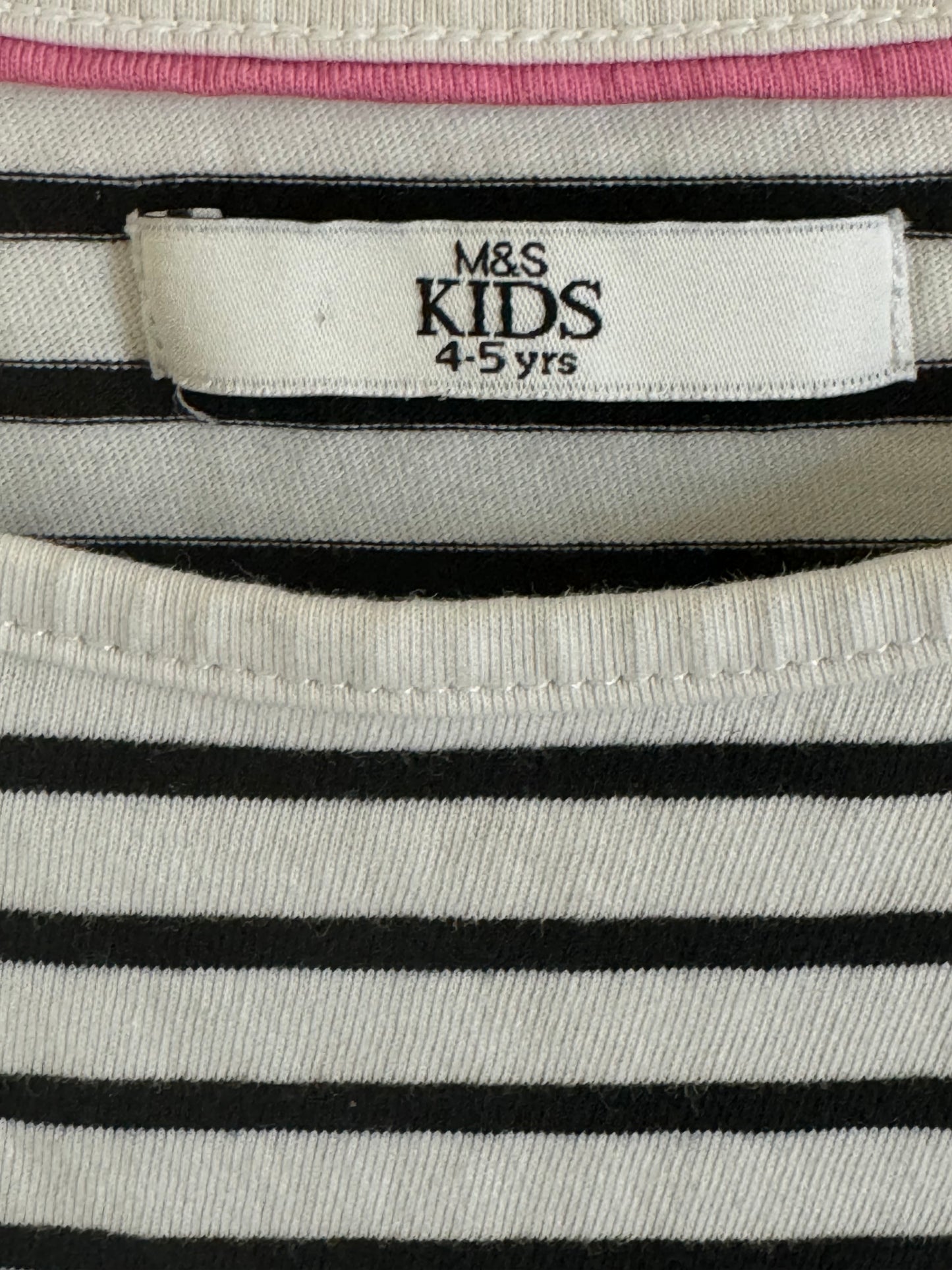 M&S Kids long sleeved te-shirt, 4-5 years