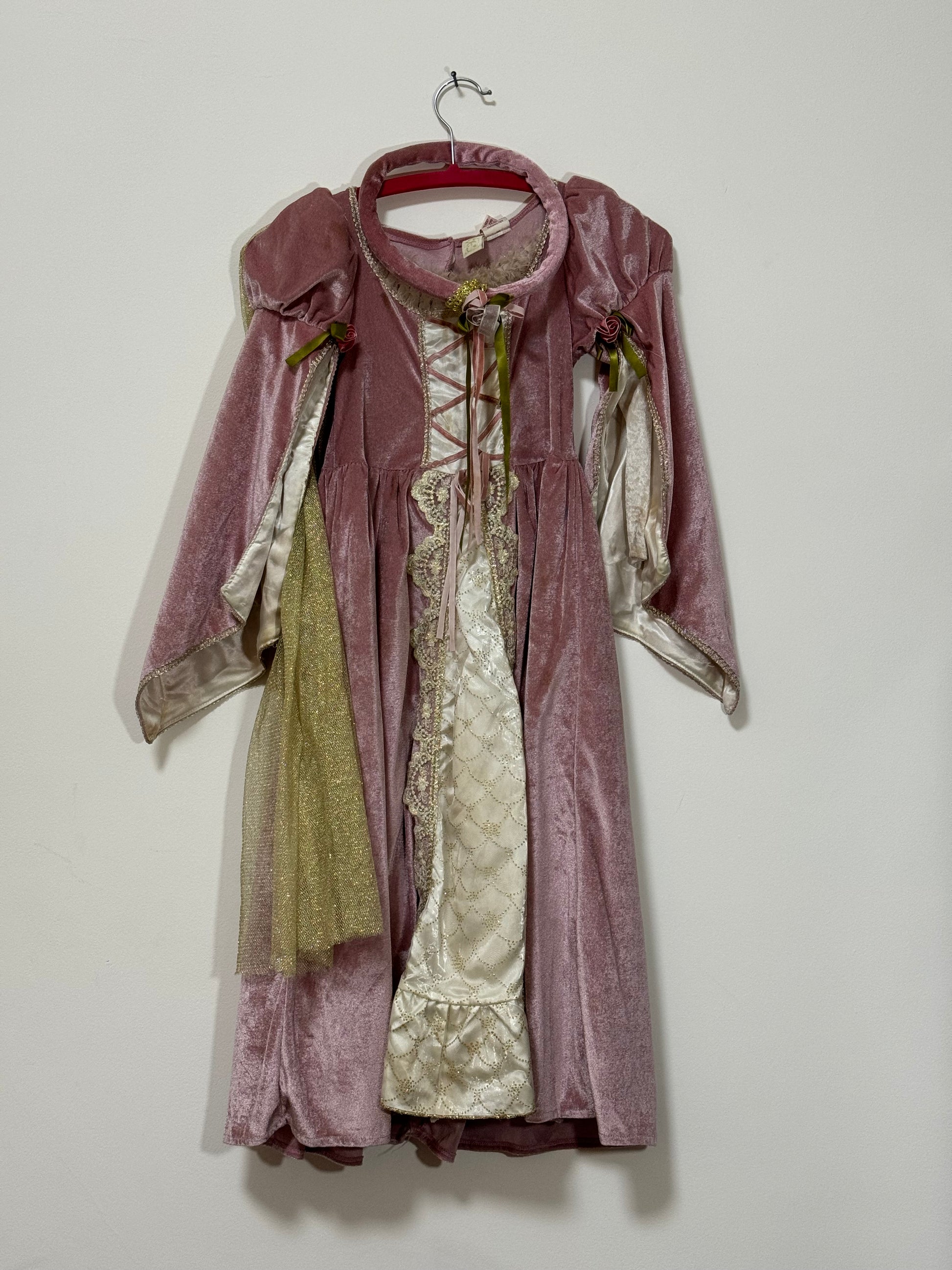 Beautiful medieval gown for girls 5-7 years