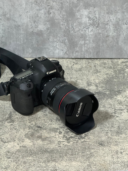 Canon camera 5d mark iii with 24-105 f4 lenses. Full set..