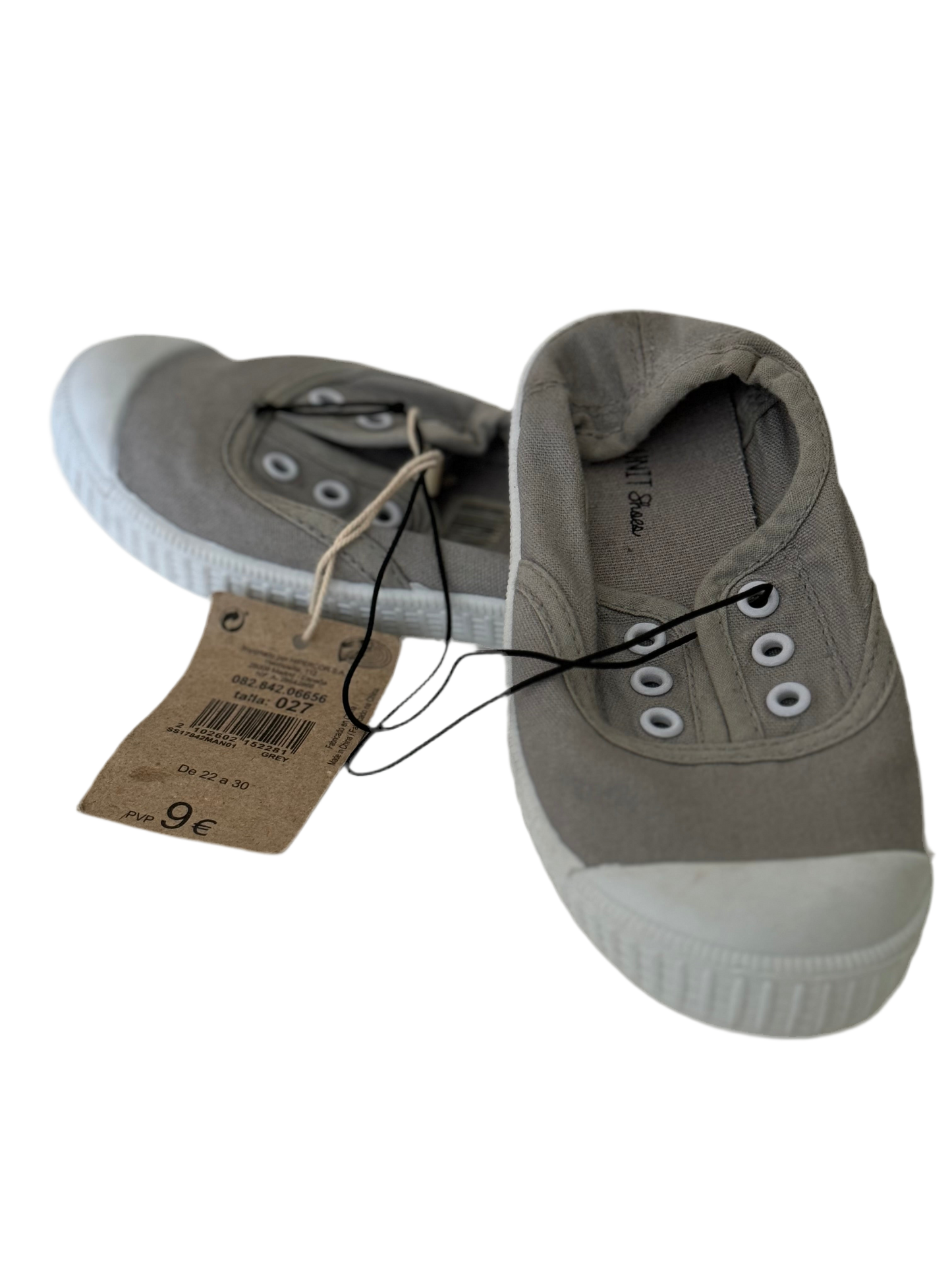 New shoes, with tag, size 27