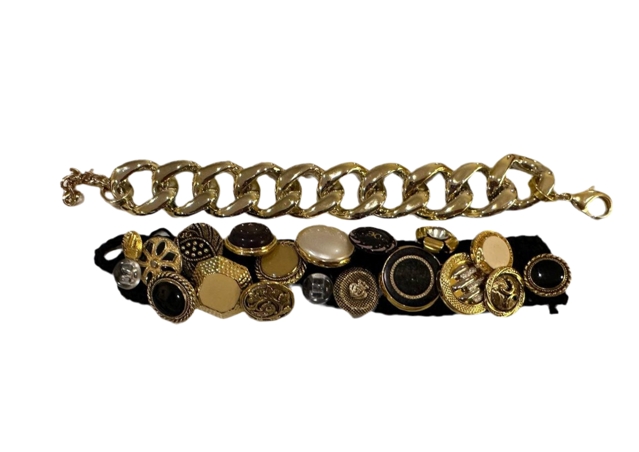 Button bracelet curb chain bracelet ,italian bracelet. Gold plated bracelet for woman.