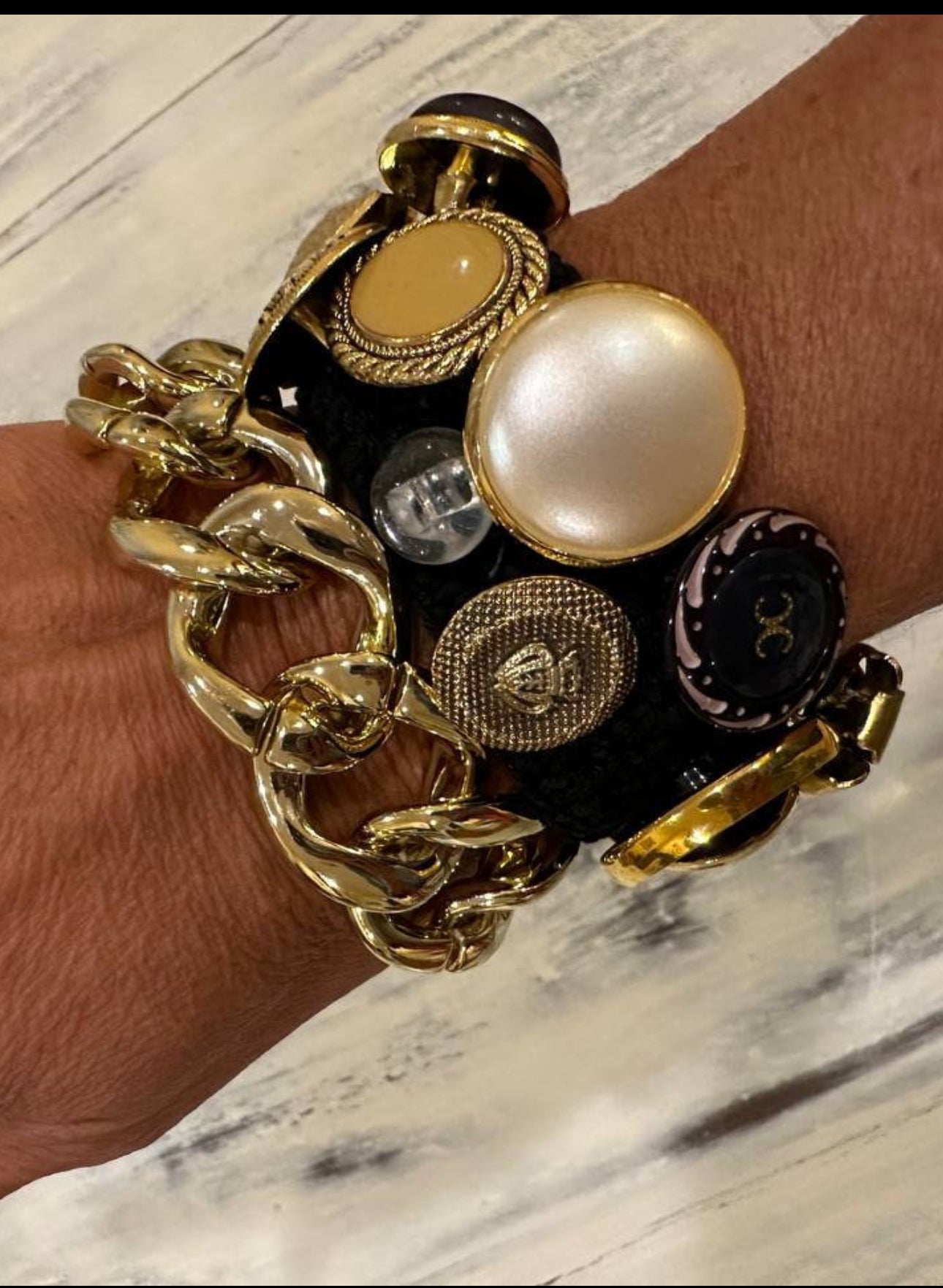 Button bracelet curb chain bracelet ,italian bracelet. Gold plated bracelet for woman.