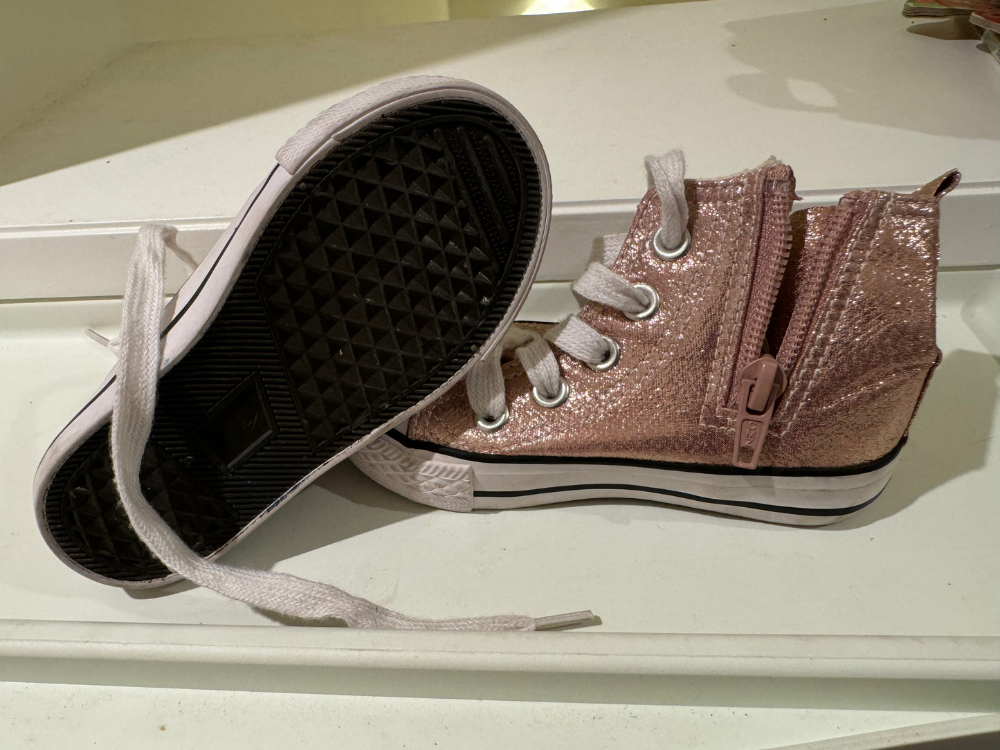 Kids shoes, size 24