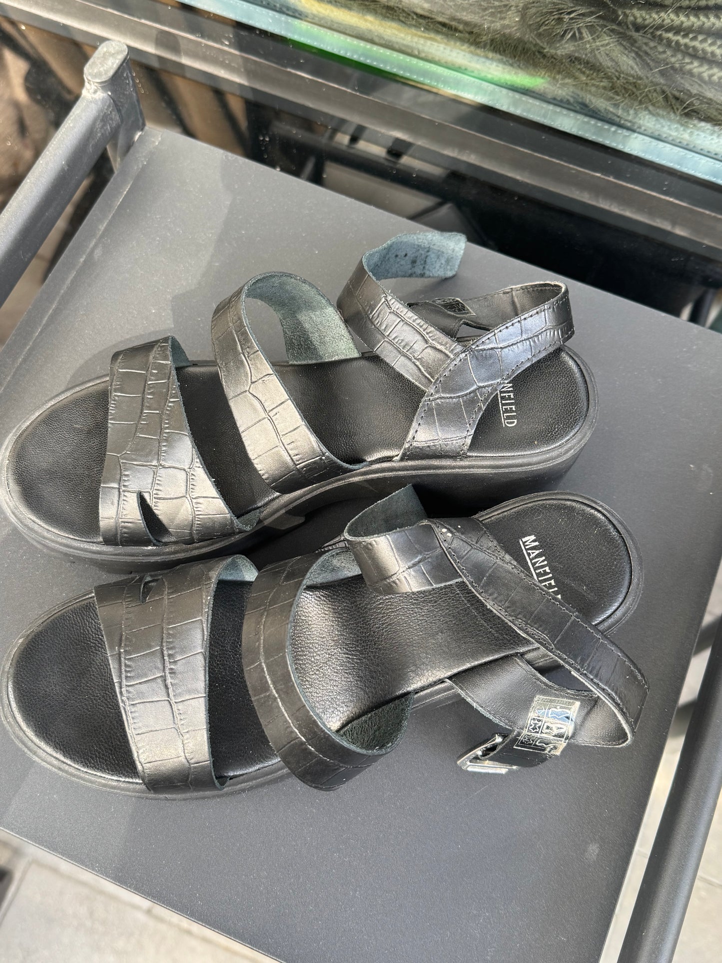“Manfield” shoes