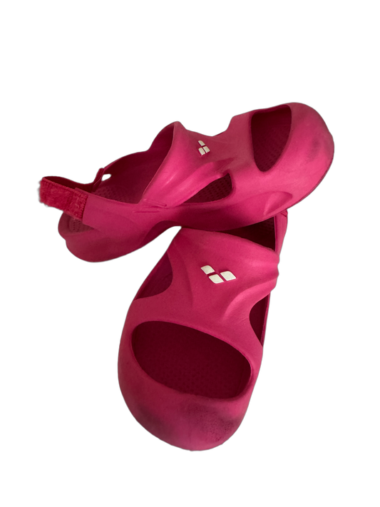 Arena crocs