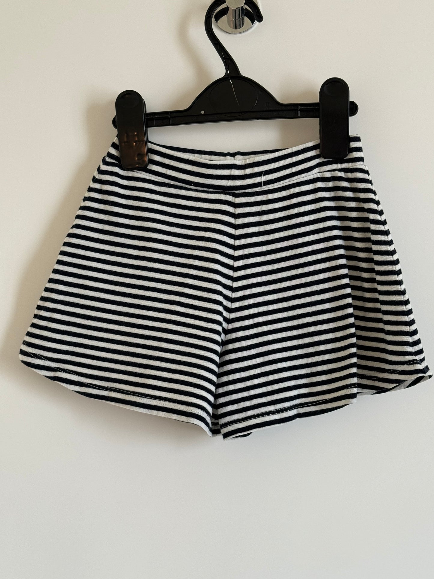 Preloved “Next” Set of shorts and cropped top for a 3 year old girl
